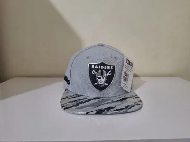 Boné New Era 9Fifty (Aba Reta com Regulagem) NFL Las Vegas Raiders Original