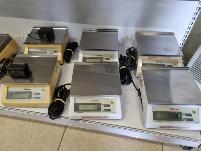 Balança de Precisão Urano 06Kg com Divisão de 1Gr modelo: UDC 6000/1S Loja Eco Eletron