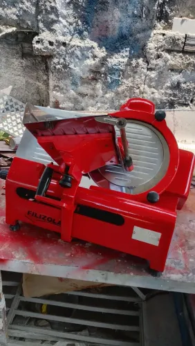 Máquina de Cortar Frios Filizola