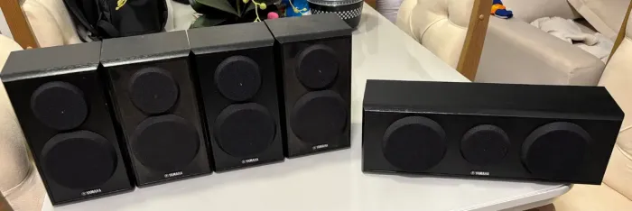 Conjunto de caixas de som Yamaha NS-PA150