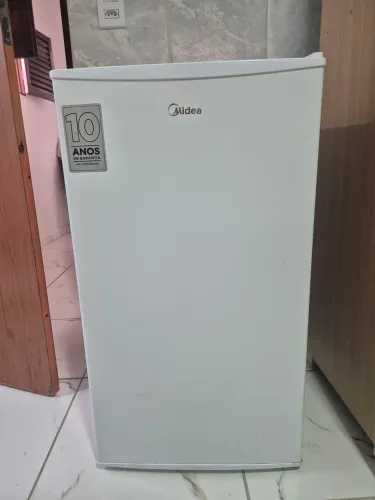 Frigobar Midea