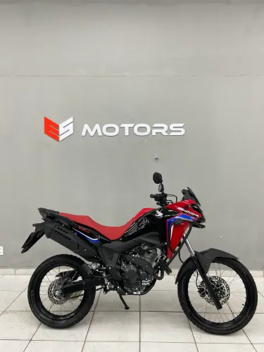 Braba!! Sahara 300cc 2026 Km: 128 Apenas! Financiamento até 48X // cartões até 24X