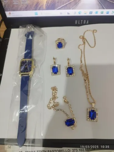 CONJUNTO DE SEMI JOIAS