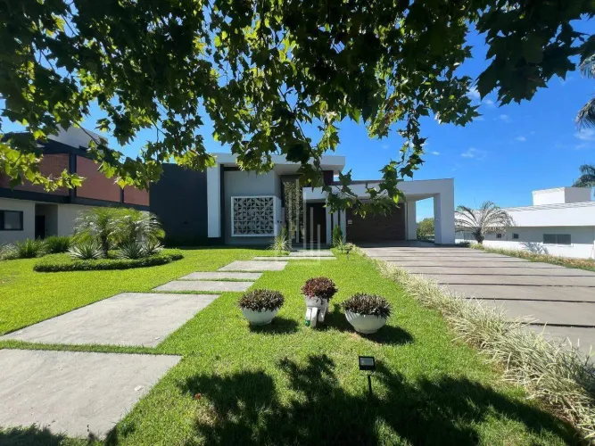 Chácara à venda no Condominio Rosa de Sarom em Santa Terezinha.