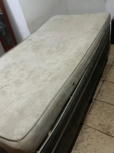 Cama solteiro com colchão
