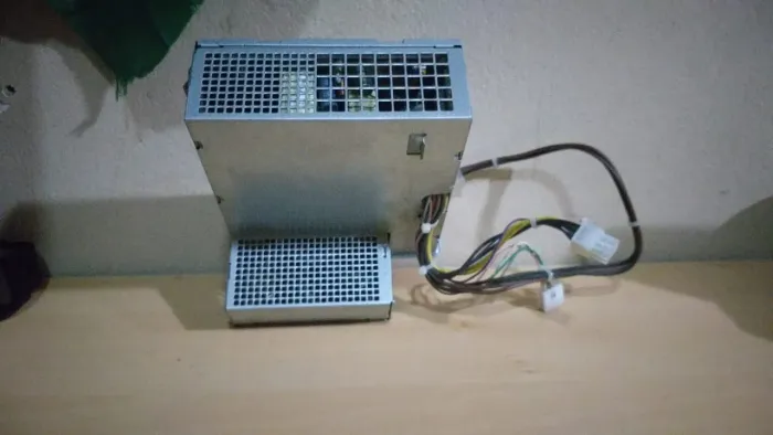 Fonte Para PC Desktop HP - Modelo 9055 com Setalhes