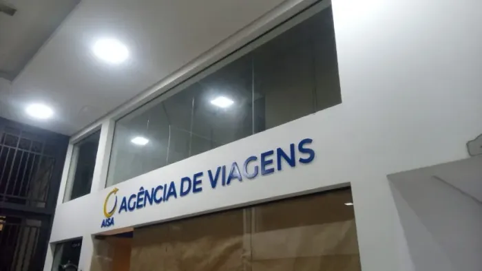 Comunicação Visual Inegrada - Acm Fachada - Luminosos - Totens em Acrílico - Acm letra-cai