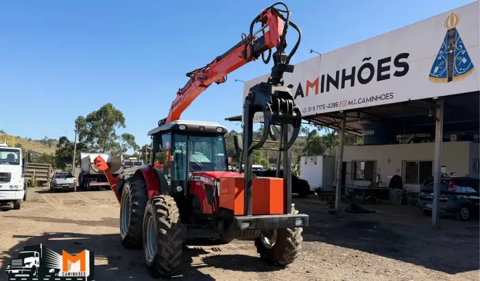 Trator Massey Ferguson com Garra Florestal Ano 2017