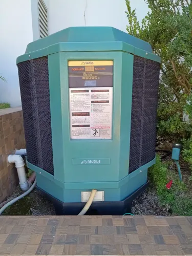 Aquecedor de piscina Nautilus AquaHot Automatico Modelo AA-85 seminovo