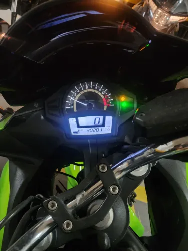 Moto com pouquíssimo kilometragem