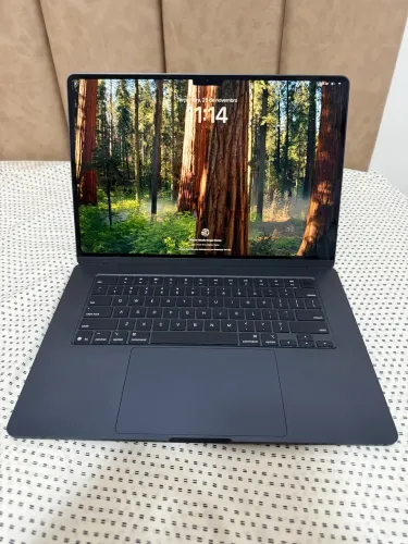 MacBook Air 2025 Midnight 15 inch M4 16GB 512MB