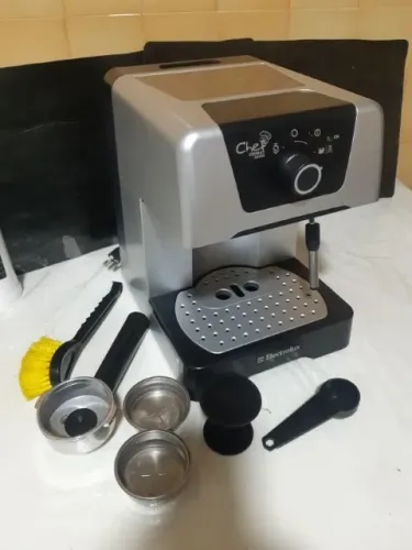 Cafeteira Expressa Elétrica Electrolux - Crema Silver