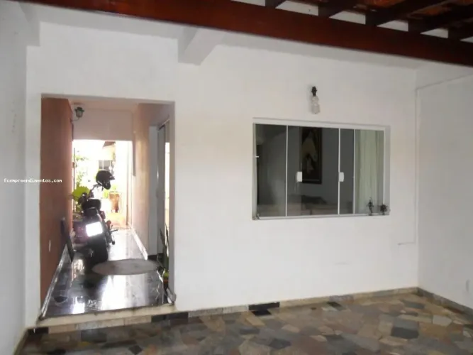 Sobrado para Venda em Limeira, Parque Novo Mundo, 3 dormitórios, 1 suíte, 2 banheiros, 3 v