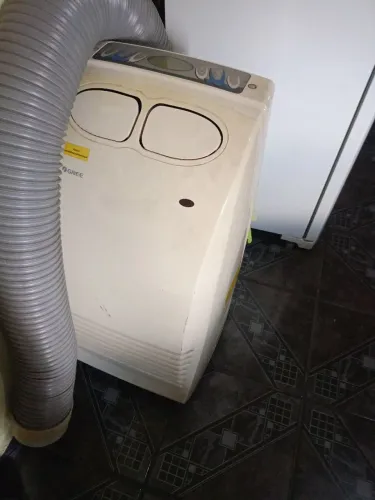 Ar condicionado portátil super conservado