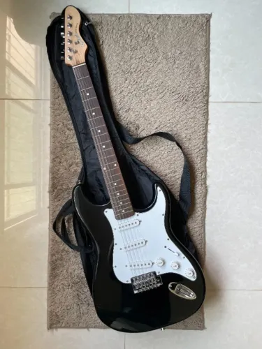 Kit Guitarra Stratocaster + Amplificador | Iniciante Completo