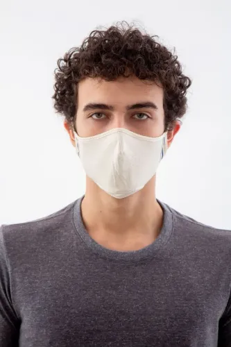 Caixa fechada com 300 máscaras de tecido algodão lavável