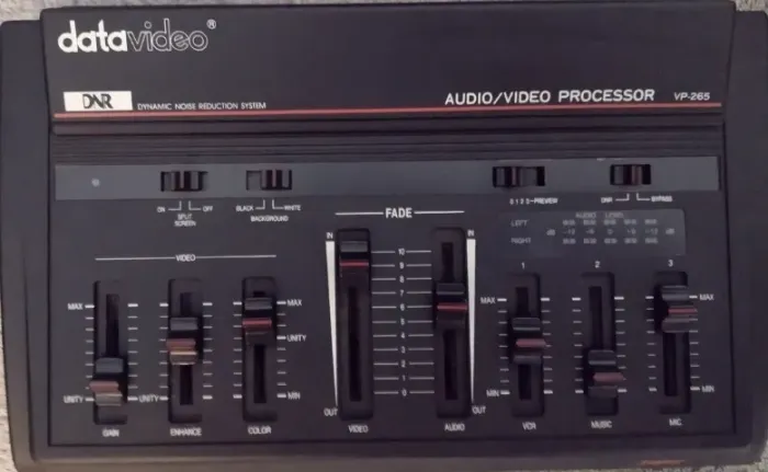 Processador de áudio e vídeo da marca Data Video modelo VP-265
