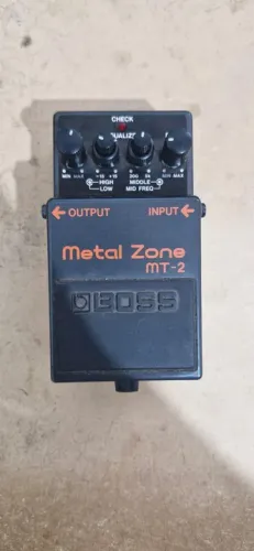 Pedal Distorção Boss Metal Zone MT-2