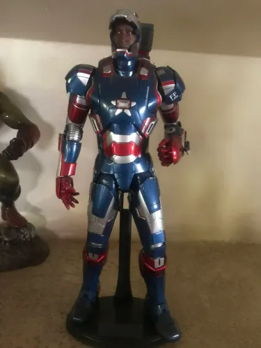 Patriota de ferro diecast Hot toys 30cm