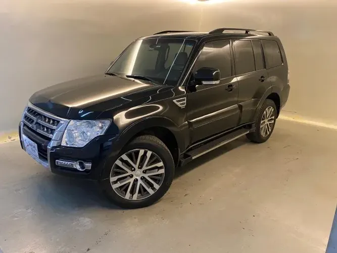 Mitsubishi Pajero HPE Full 3.2 4X4 T.i.dies. 5P AUT 2020