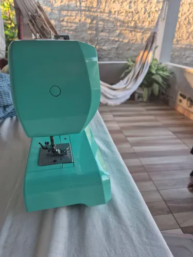 Maquina de costura pouquíssimo usada