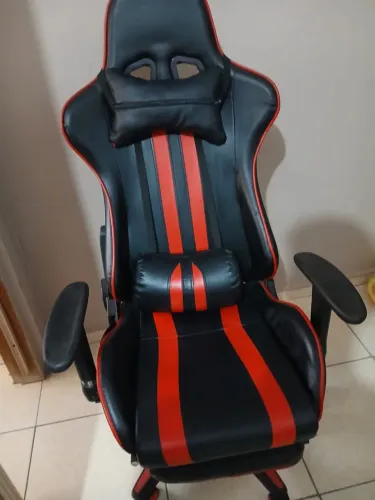 CADEIRA GAMER EM COURO VERMELHA E PRETA - ÓTIMO ESTADO