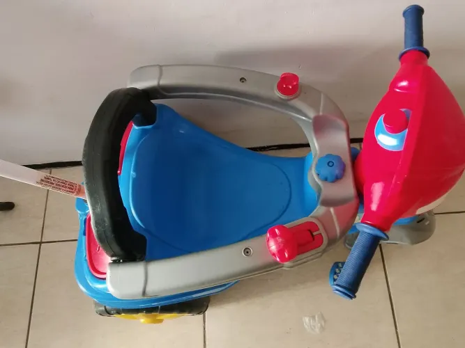 Triciclo infantil 