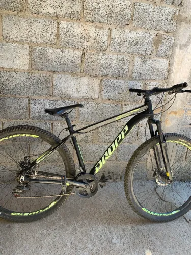Vende-se Bicicleta Oggi SL Sport Aro 29 - Semi Nova