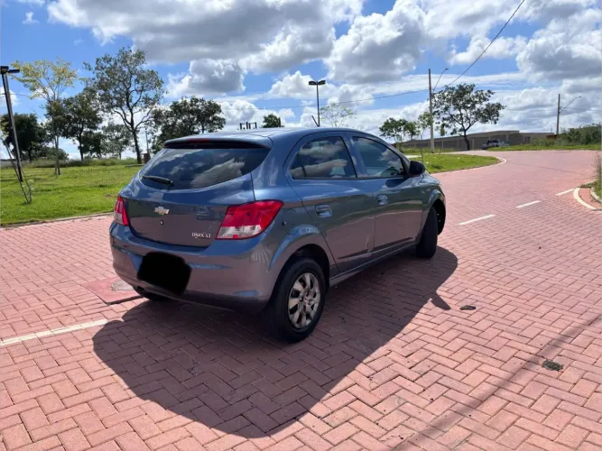 Chevrolet Onix Hatch LT 1.0 8V Flex Power Mec. 4P 2014