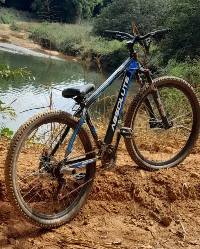 Vende-se aro 29 absolute com par shimano freio a disco pneus novos.