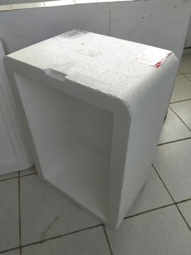 Duas caixas de isopor em ótimo estado de conservação de 100 litros cada. 100 reais