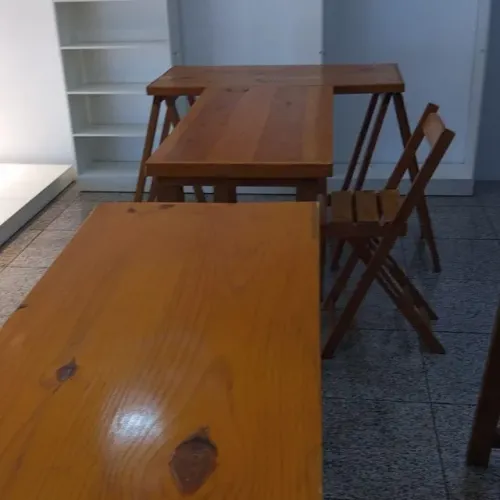Mesa bistrô comunitária com cavaletes - Aluguel