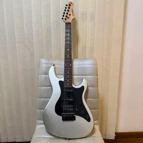Guitarra Stringberg strato - Super Conservada!