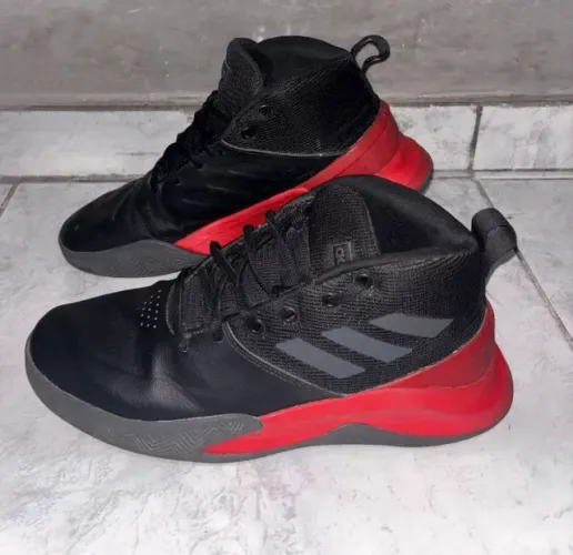 Tênis Adidas Own The Game
