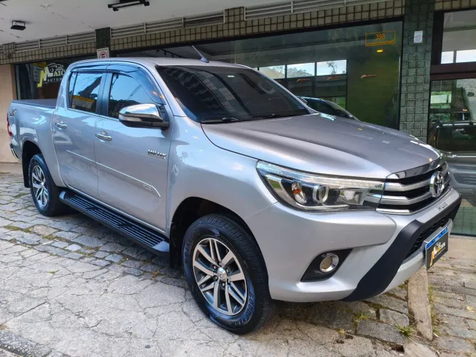Toyota Hilux CD SRX 4X4 2.8 TDI 16V Diesel Aut. 2016