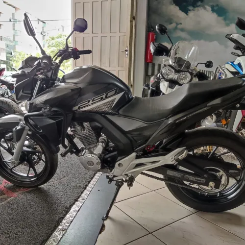 Cb 250f Twitter ABS. Muito nova. Toda original.
