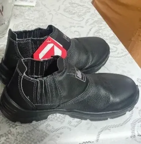 Botas bracol com 70% descontos.