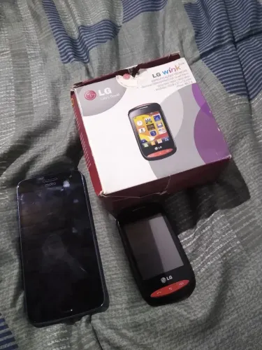 Celulares antigos Motorola e lg