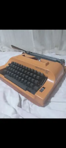 Máquina de Escrever Remington 12