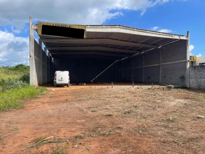 Galpão na br 101 ao lado de posto