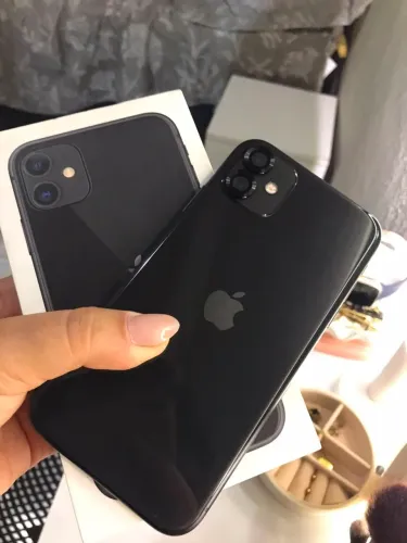 iPhone 11 64 GB ( original )