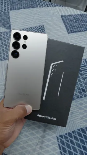 Galaxy S25 Ultra 512GB Prata - Impecável, Sem Marcas de Uso!