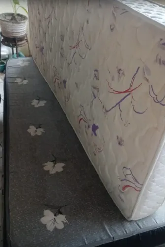 Cama box e 2 colchões 
