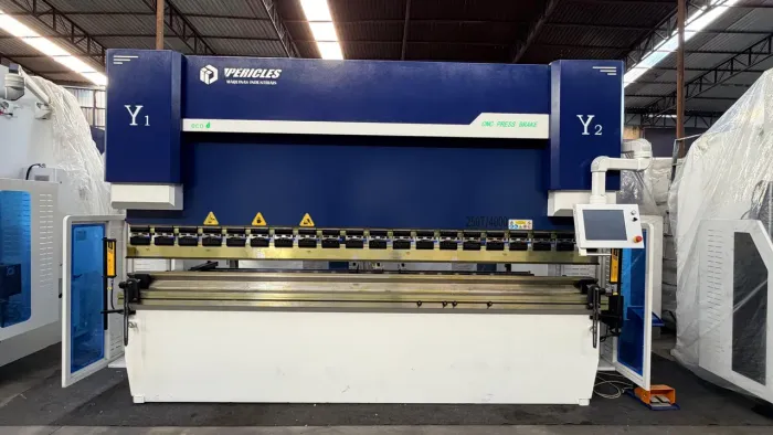 Dobradeira Pericles máquinas CNC