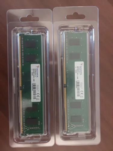 2 Memórias Ram de 4GB Adata 2666mhz DDR4