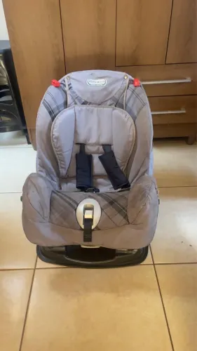 Cadeirinha infantil de carro