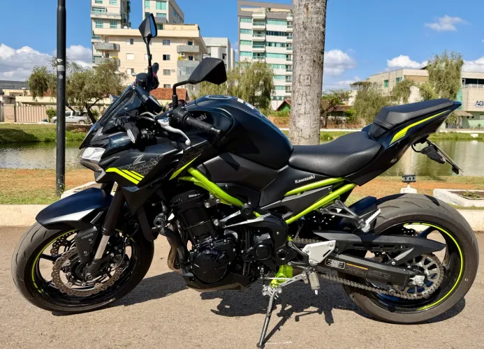 Vendo Z900 21/21 EXTREMAMENTE NOVA