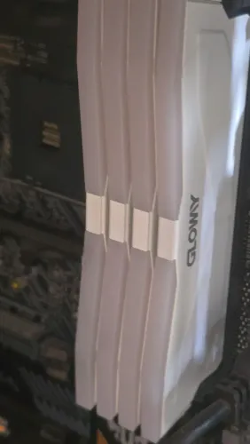 MEMÓRIA RAM DDR4 GLOWAY 32GB (4X8GB) 3200MHZ - BRANCO RGB