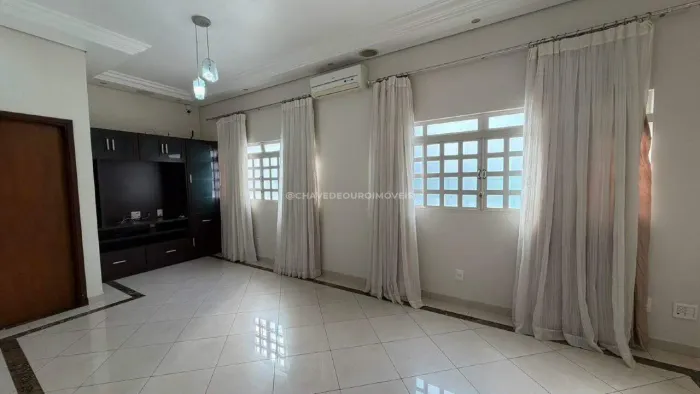 Casa para aluguel, 3 quartos, 1 suíte, 2 vagas, Nossa Senhora da Abadia - Uberaba/MG