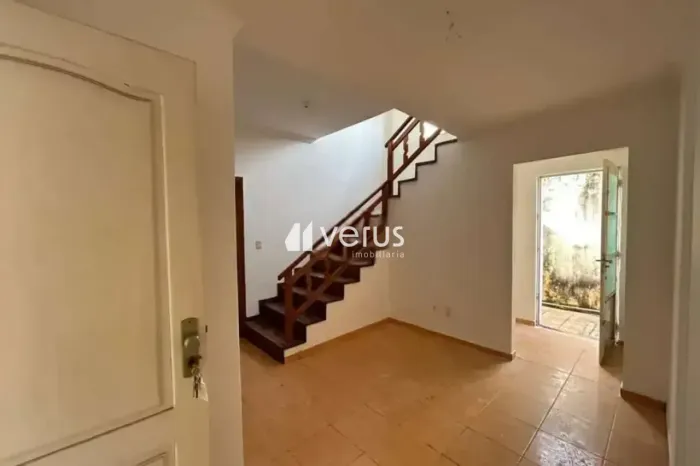 Casa para aluguel, 3 quartos, 1 suíte, 2 vagas, JARDIM PATRICIA - Uberlândia/MG